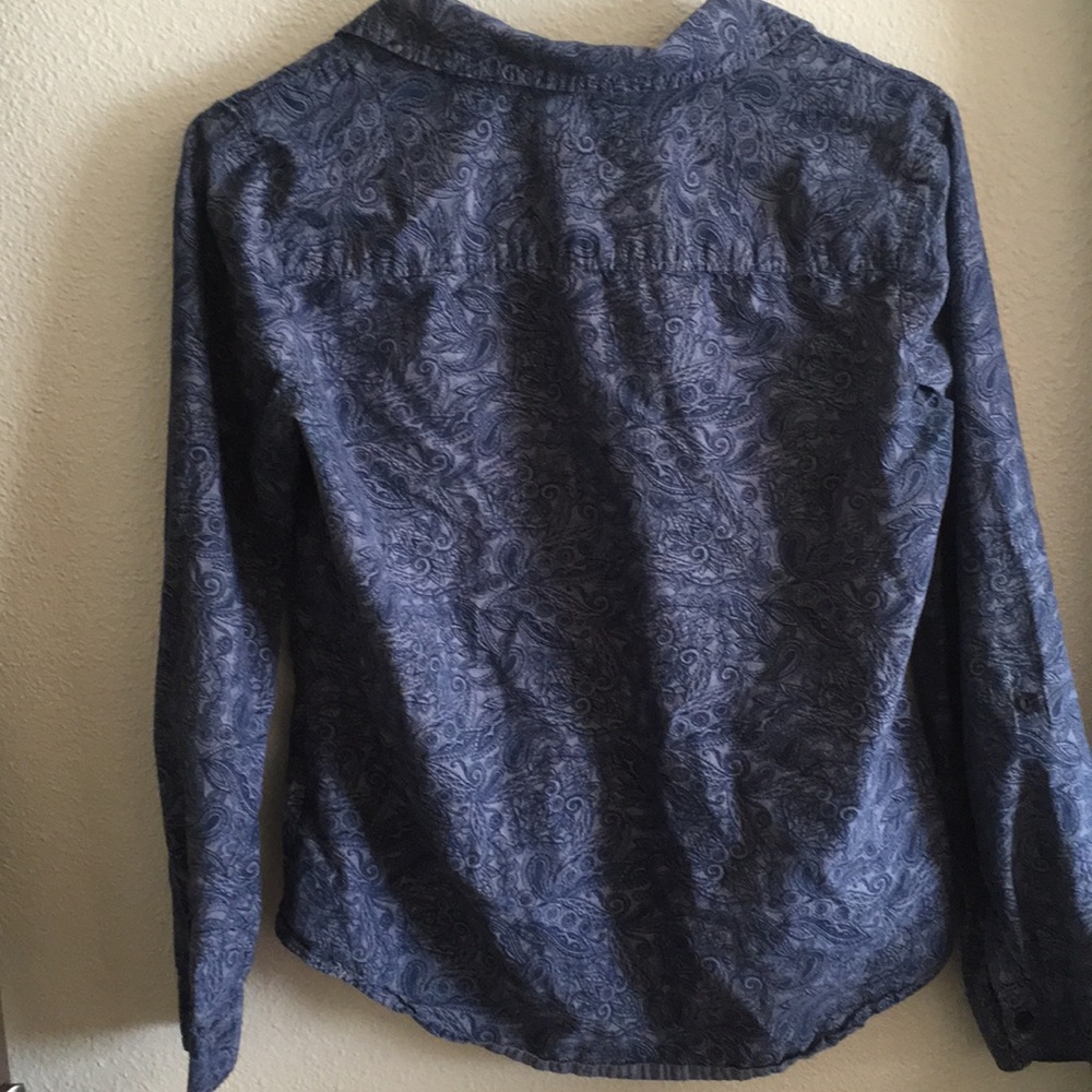 Button up - Picture 2 of 4